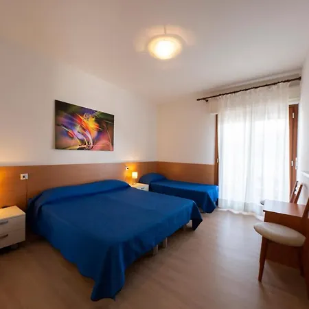 Aparthotel Holiday Appartamenti Grado