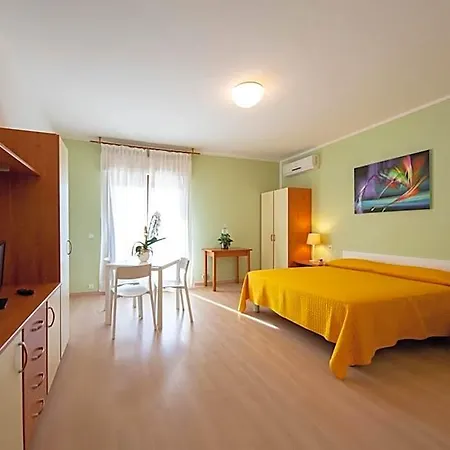 Hotel apartamentowy Holiday Appartamenti Grado