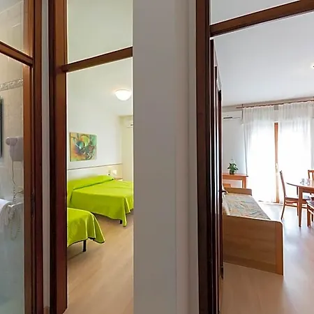 Holiday Appartamenti Hotel apartamentowy 4*