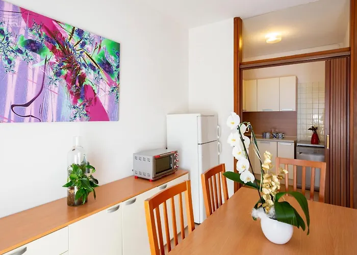 Holiday Appartamenti Apartmanhotel 4*